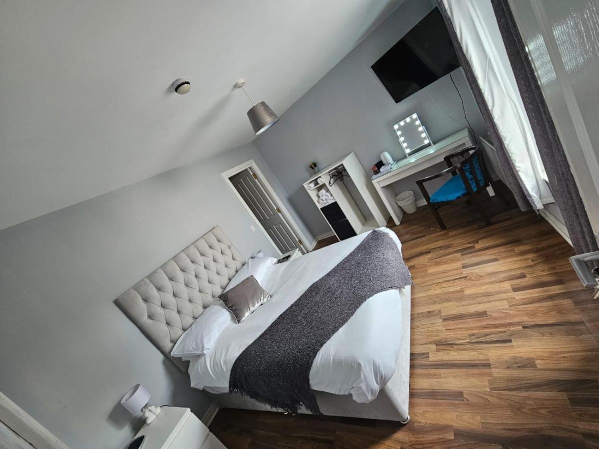 Laverty'S - The Black Bull Inn Randalstown Extérieur photo